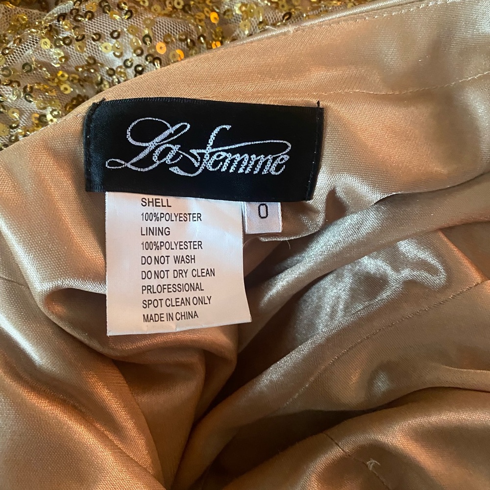 la Femme Beautiful gold dress